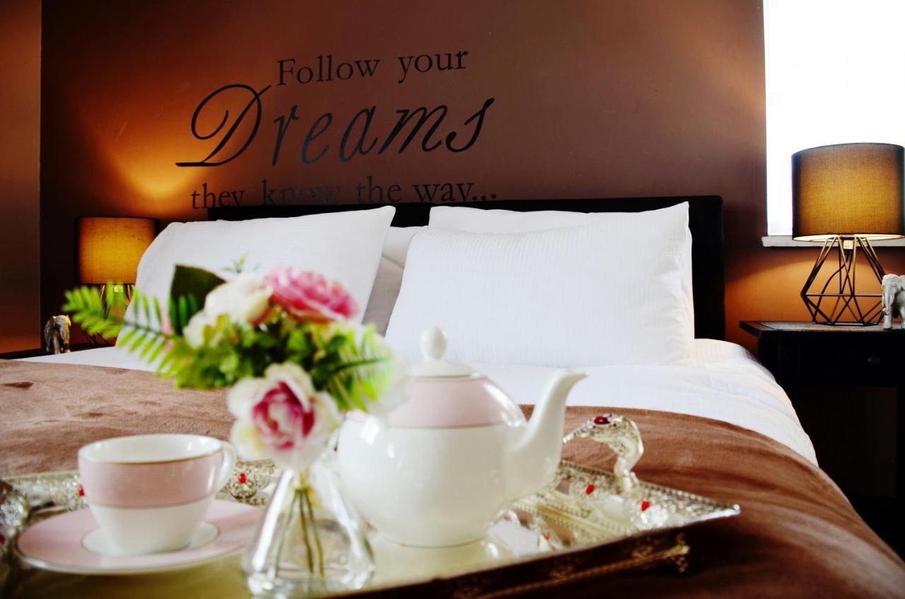 1Fg Dreams Unlimited Serviced Accommodation- Staines - Heathrow Stanwell Exterior foto