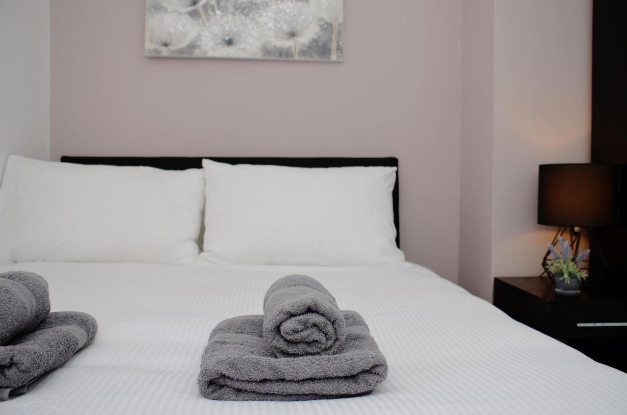1Fg Dreams Unlimited Serviced Accommodation- Staines - Heathrow Stanwell Exterior foto