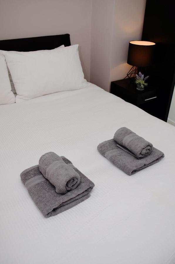 1Fg Dreams Unlimited Serviced Accommodation- Staines - Heathrow Stanwell Exterior foto