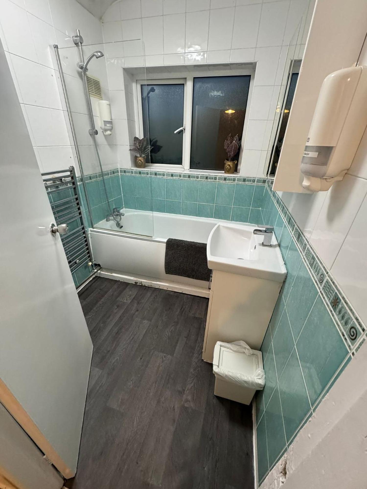 1Fg Dreams Unlimited Serviced Accommodation- Staines - Heathrow Stanwell Exterior foto